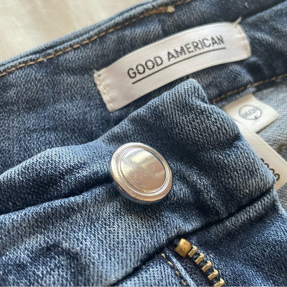 Good American Good Legs Crop - Picture 8 of 8